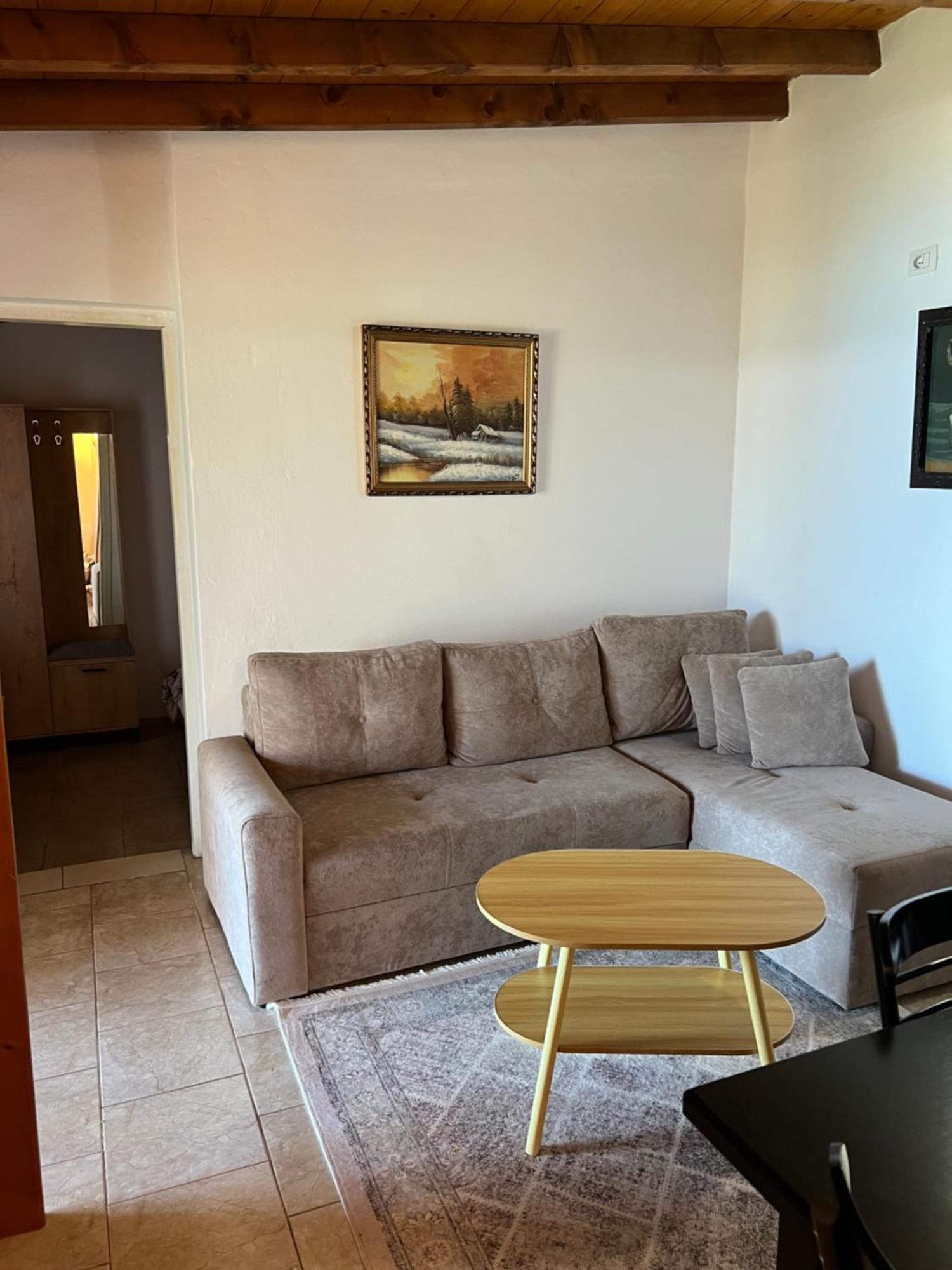 Firauni Vlorë